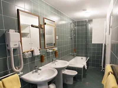 Hotell Galleria 4*